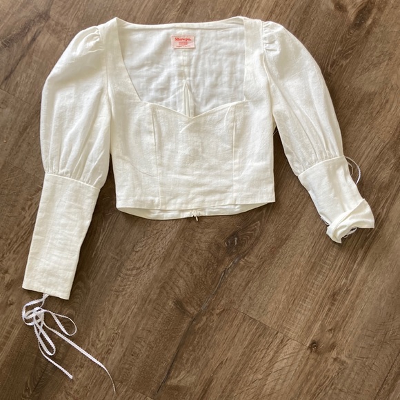 Gorgeous white top - Picture 3 of 10